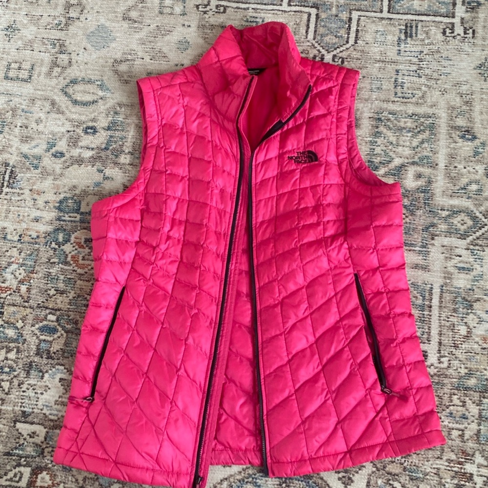 Women’s Medium North Face Vest